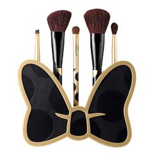 Brush up on Glamour - Minnie's Beauty Tools