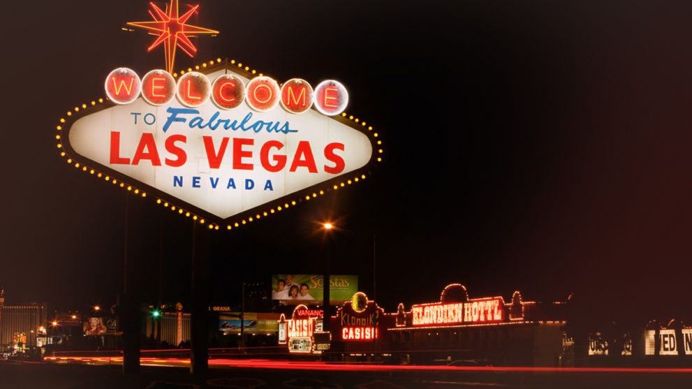 The Ultimate Guide on How to Spend 48 Hours in Las Vegas and Earn Cash Back