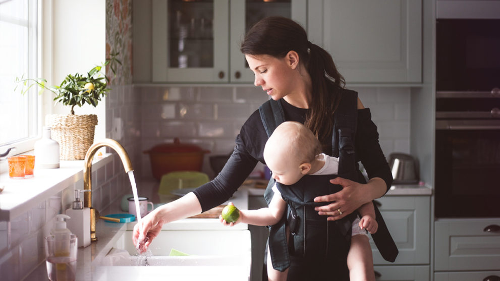 7 Useful Gifts for New Moms