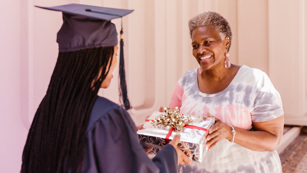 How to Pick the Best Graduation Gift