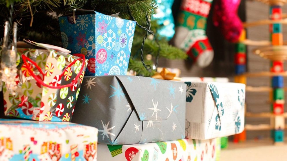 The Best Ways to Get Last-Minute Gifts and Earn Cash Back